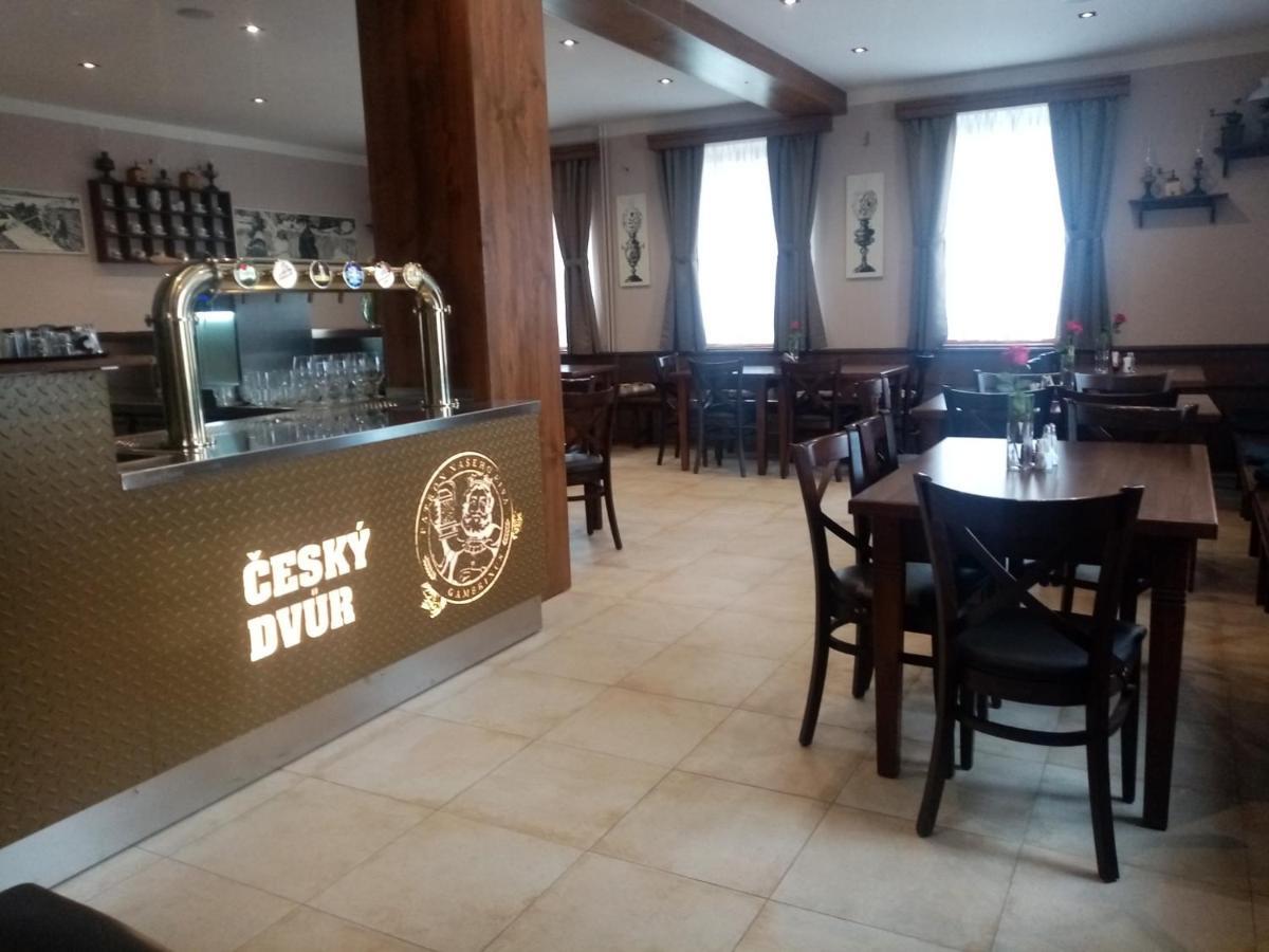Penzion Cesky Dvur Stary Plzenec Buitenkant foto